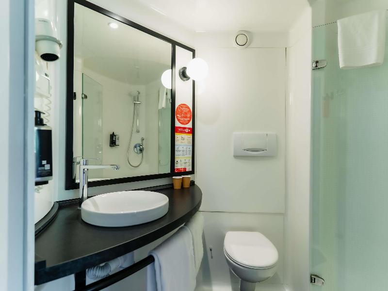 ibis Barcelona Castelldefels image