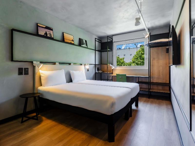 ibis Barcelona Castelldefels image
