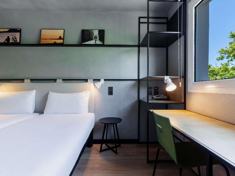 ibis Barcelona Castelldefels image