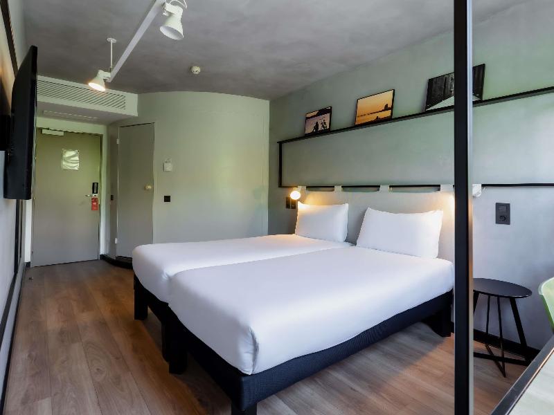 ibis Barcelona Castelldefels image