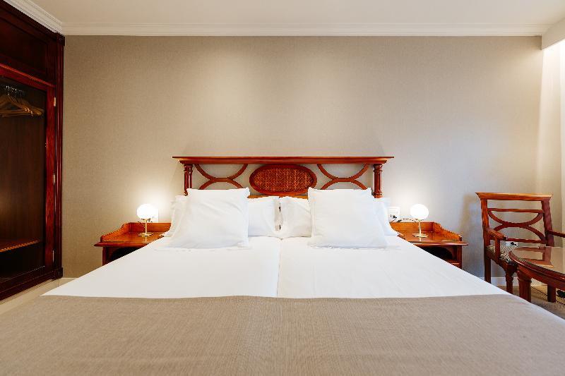 Hotel Reveron Plaza image