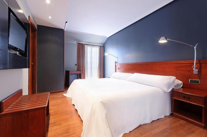 Hotel Segovia Sierra de Guadarrama image