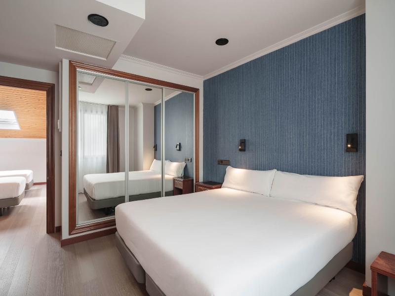 Hotel Crisol Almirante image