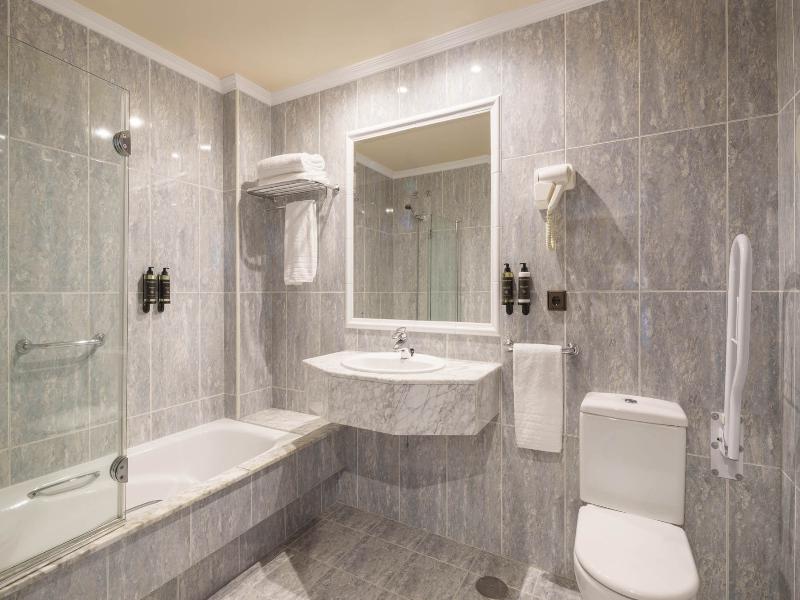 Hotel Crisol Almirante image