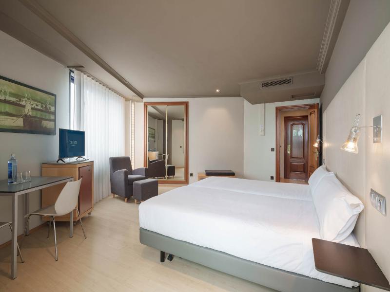 Hotel Crisol Almirante image