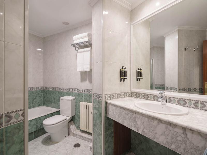 Hotel Crisol Almirante image