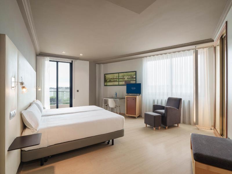 Hotel Crisol Almirante image