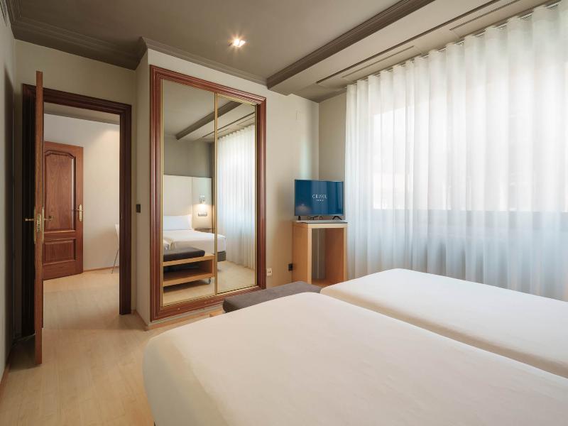 Hotel Crisol Almirante image