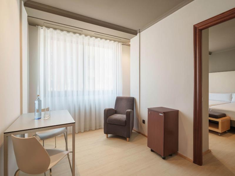 Hotel Crisol Almirante image