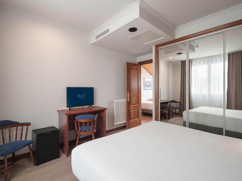 Hotel Crisol Almirante image