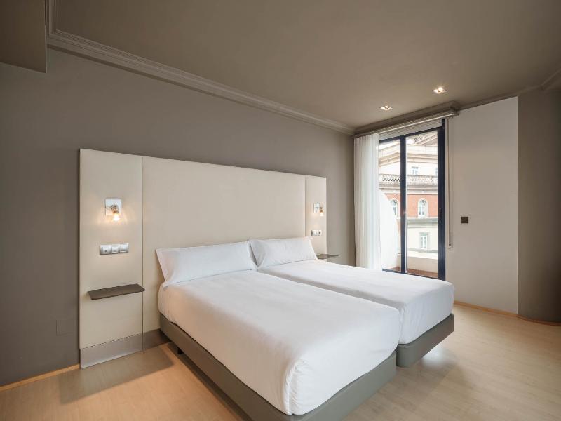 Hotel Crisol Almirante image