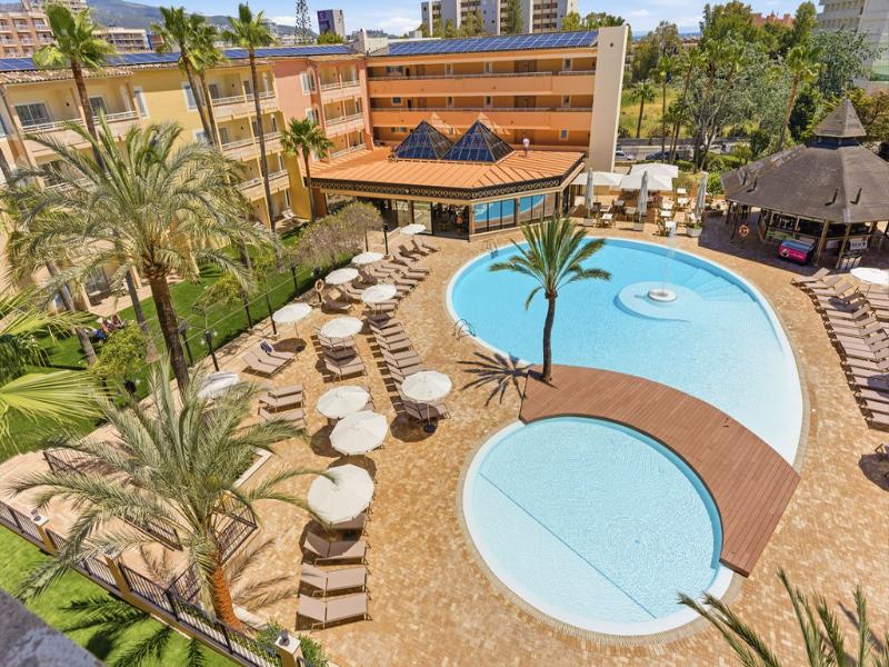 Aparthotel Aquasol — exterior view