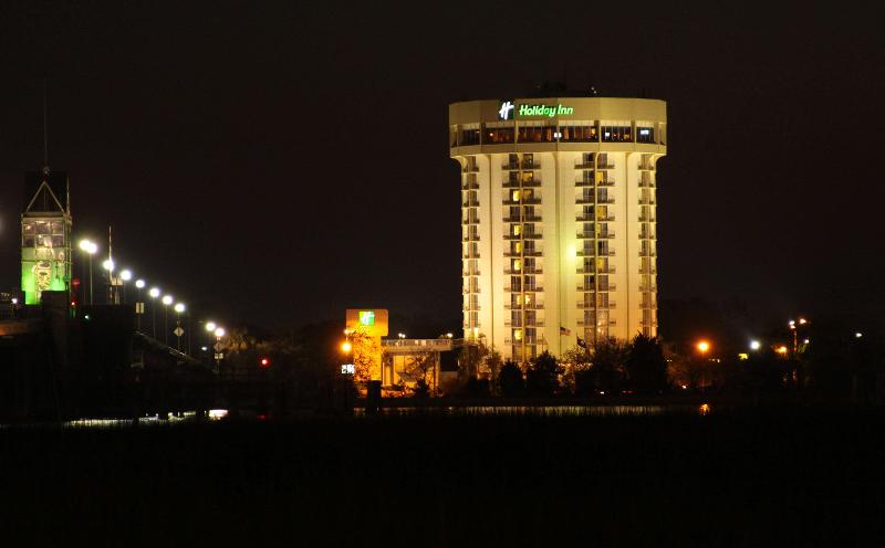Holiday Inn Charleston-Riverview