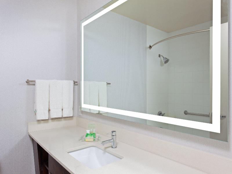 Holiday Inn Los Angeles - Lax Airport By IHG image