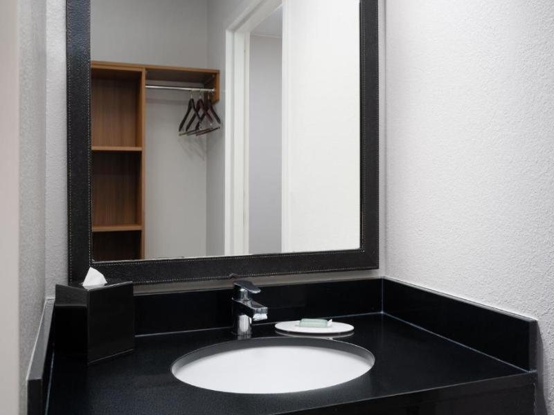 Fairfield Inn Orlando Airport image