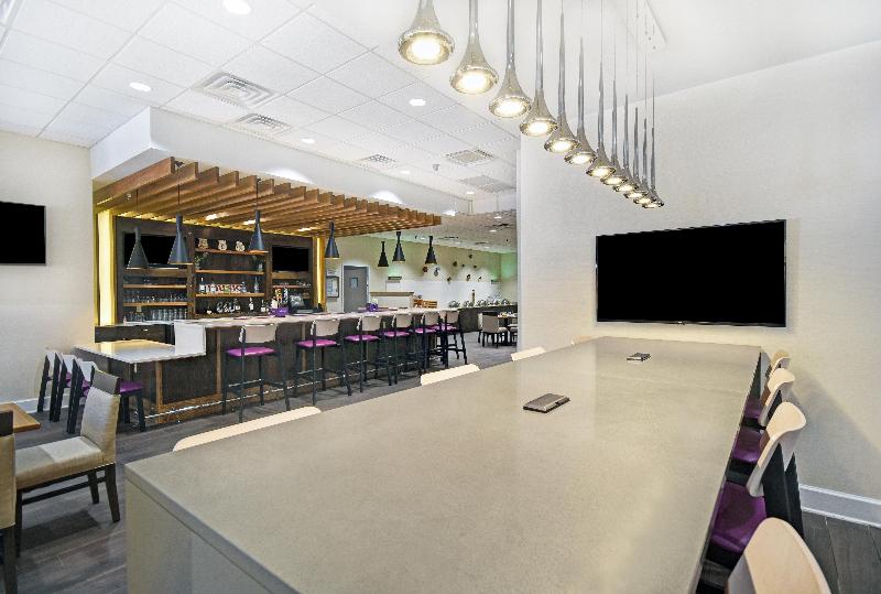 Holiday Inn Memphis-Downtown (Beale St.) photo 3