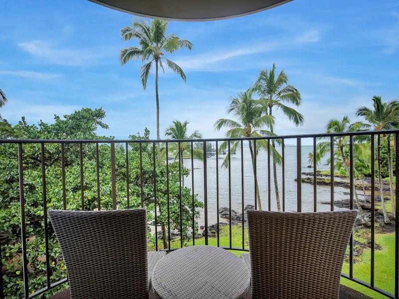 Hilo Hawaiian Hotel Trademark Collection Wyndham image