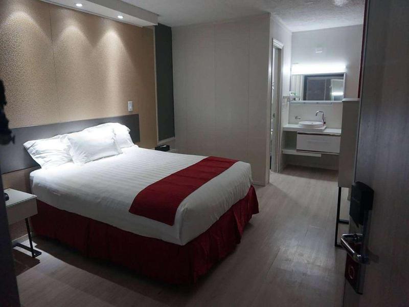 Travelodge by Wyndham Orlando International Drive image