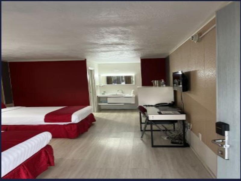 Travelodge by Wyndham Orlando International Drive image