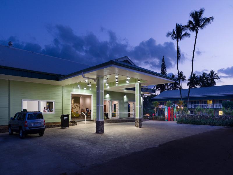 Kauai Shores Hotel — exterior view