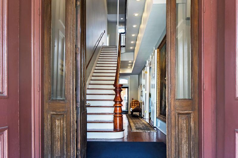 New Orleans Courtyard Hotel By The French Quarter image