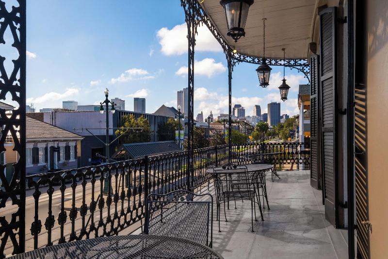 New Orleans Courtyard Hotel By The French Quarter image