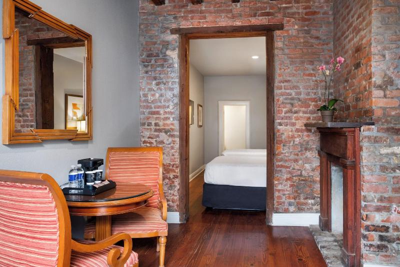 New Orleans Courtyard Hotel By The French Quarter image