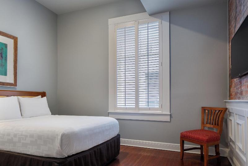 New Orleans Courtyard Hotel By The French Quarter image