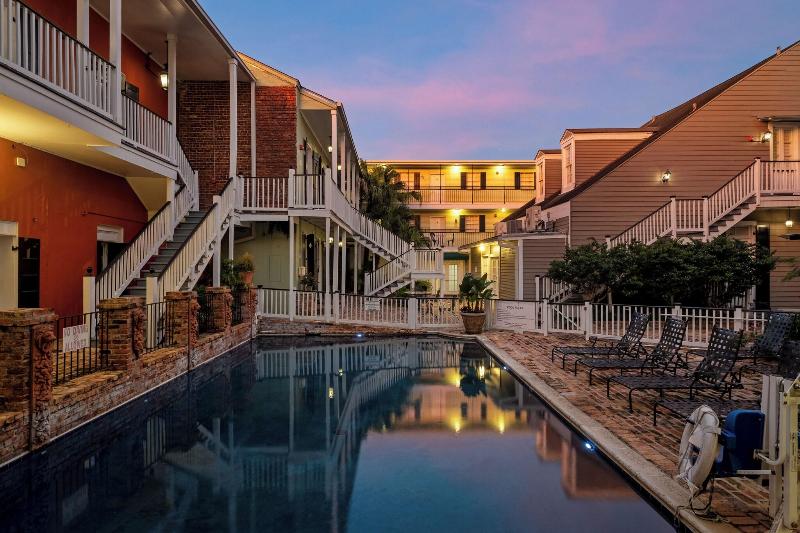 New Orleans Courtyard Hotel By The French Quarter image