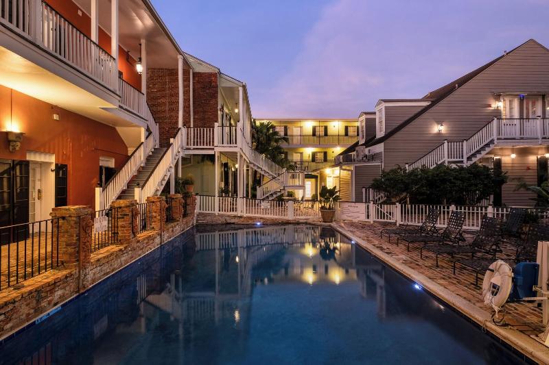 New Orleans Courtyard Hotel By The French Quarter image