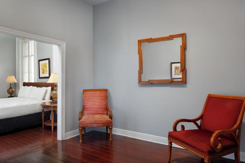 New Orleans Courtyard Hotel By The French Quarter image