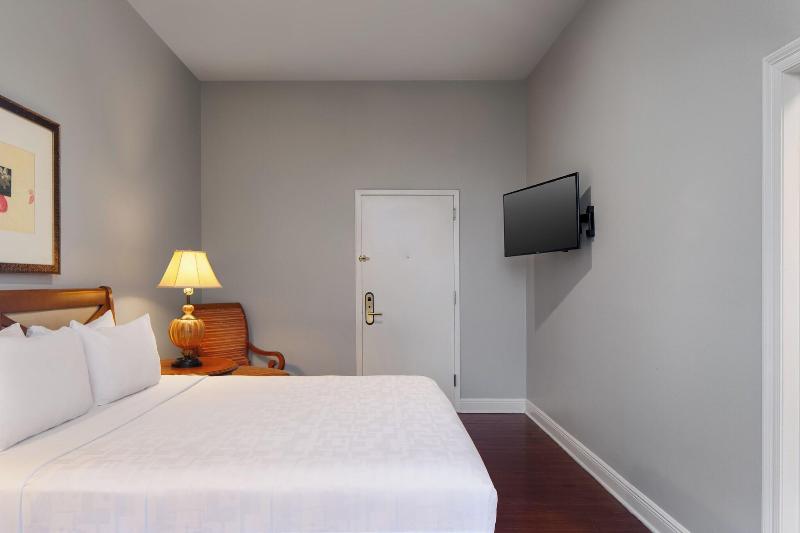 New Orleans Courtyard Hotel By The French Quarter image