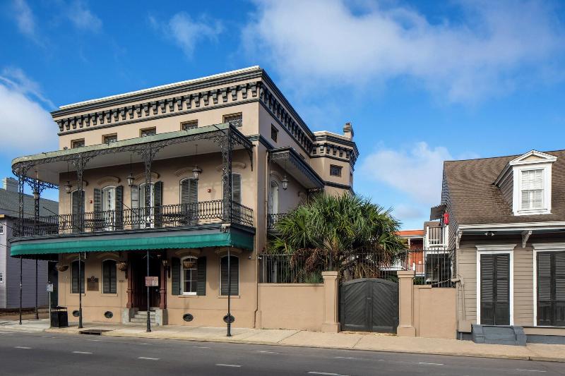 New Orleans Courtyard Hotel By The French Quarter image