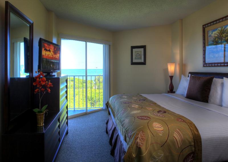 Ocean Pointe Suites at Key Largo photo 23