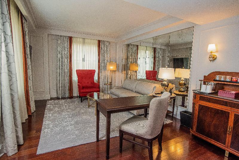 Stay in style at Intercontinental Hotels New York Barclay By IHG