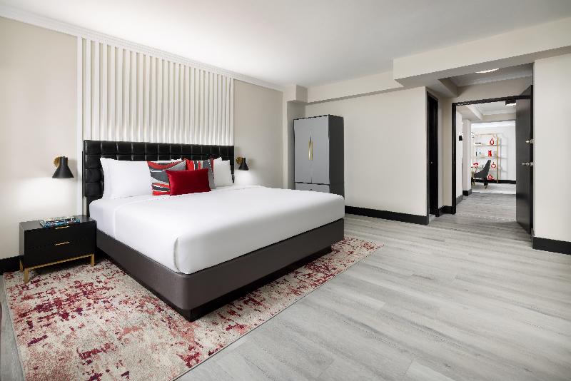 Crowne Plaza Manhattan Times Square by IHG image