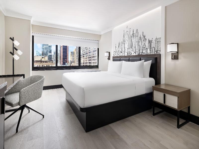 Crowne Plaza Manhattan Times Square by IHG image