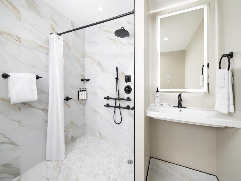 Crowne Plaza Manhattan Times Square by IHG image