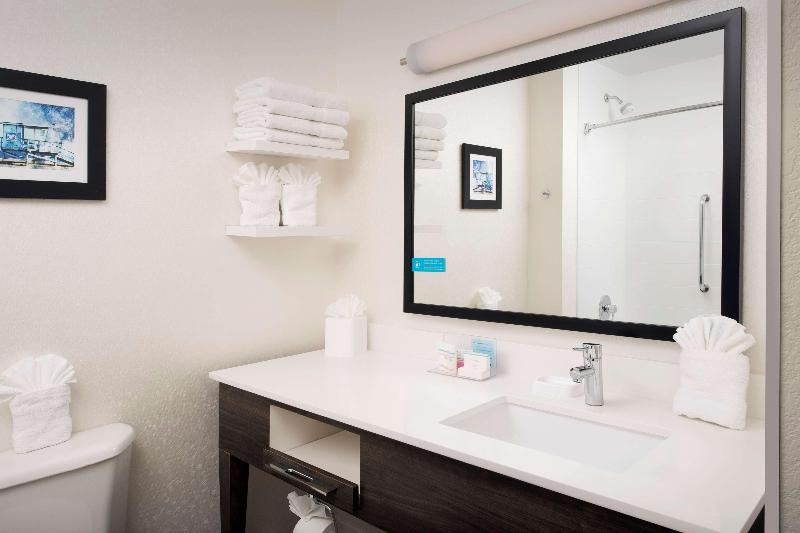 Hampton Inn & Suites Anaheim Garden Grove image