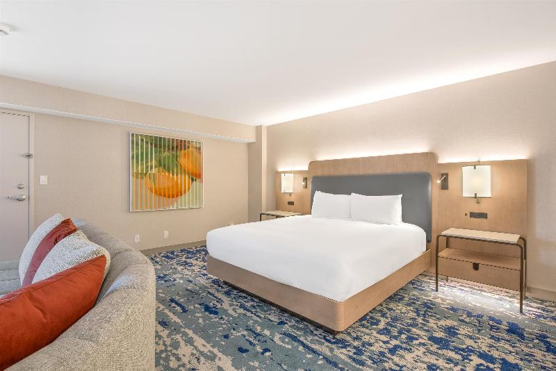 Hilton Anaheim image