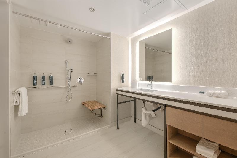 Hilton Anaheim image
