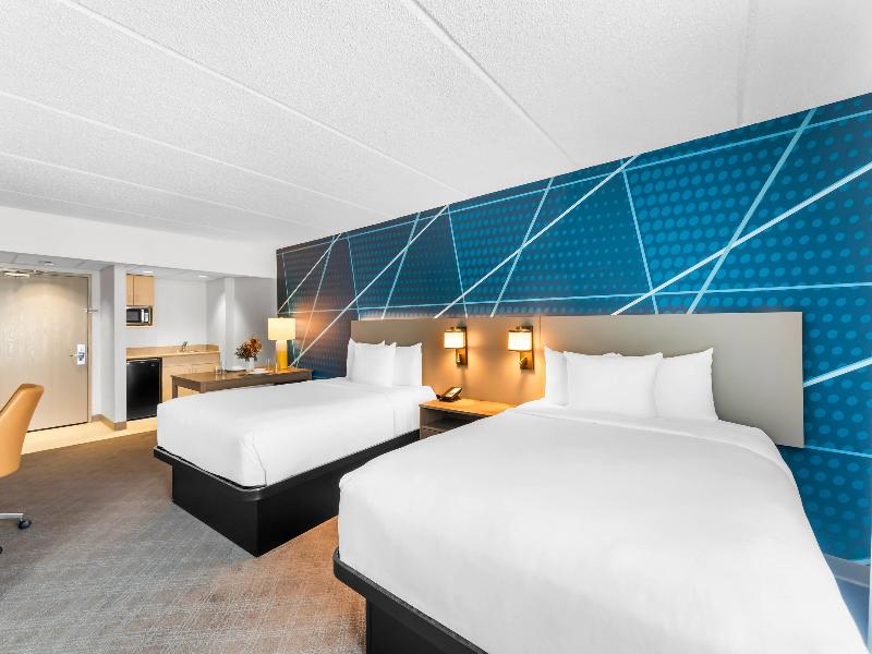 Comfort Suites Austin Airport image