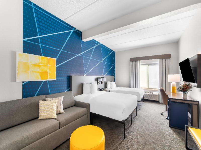 Comfort Suites Austin Airport image