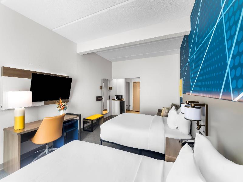 Comfort Suites Austin Airport image
