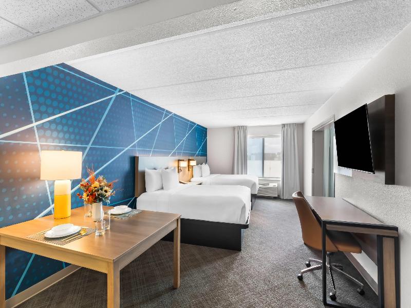 Comfort Suites Austin Airport image