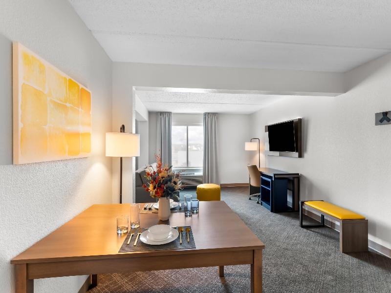 Comfort Suites Austin Airport image