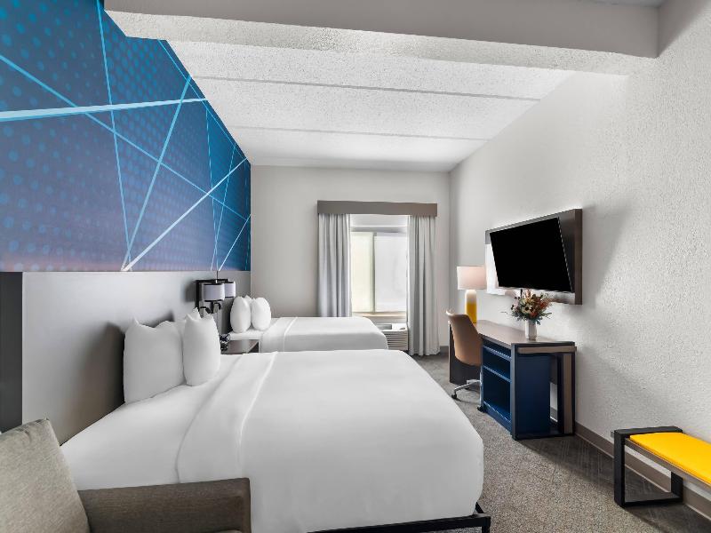 Comfort Suites Austin Airport image