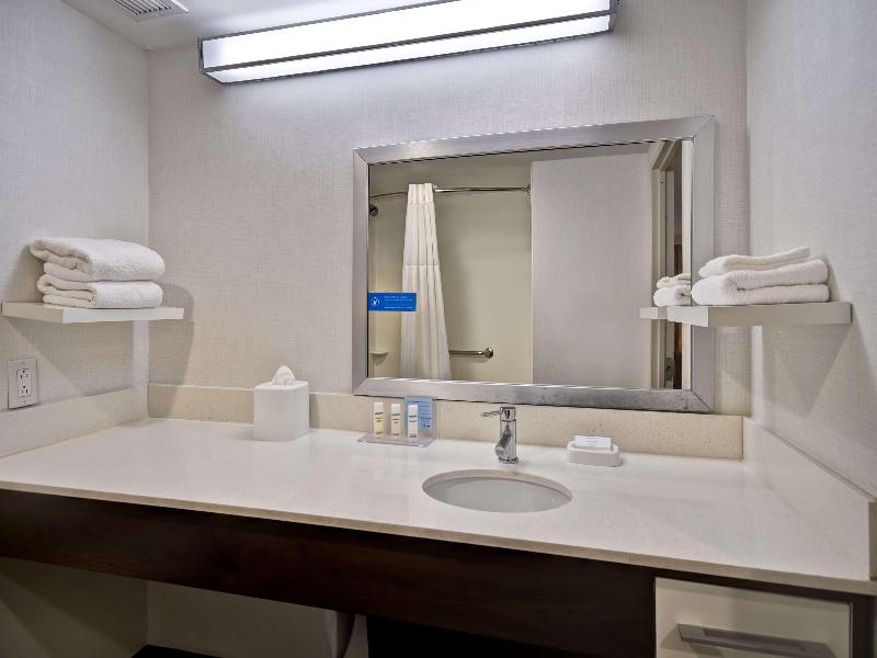 Hampton Inn NY-JFK image