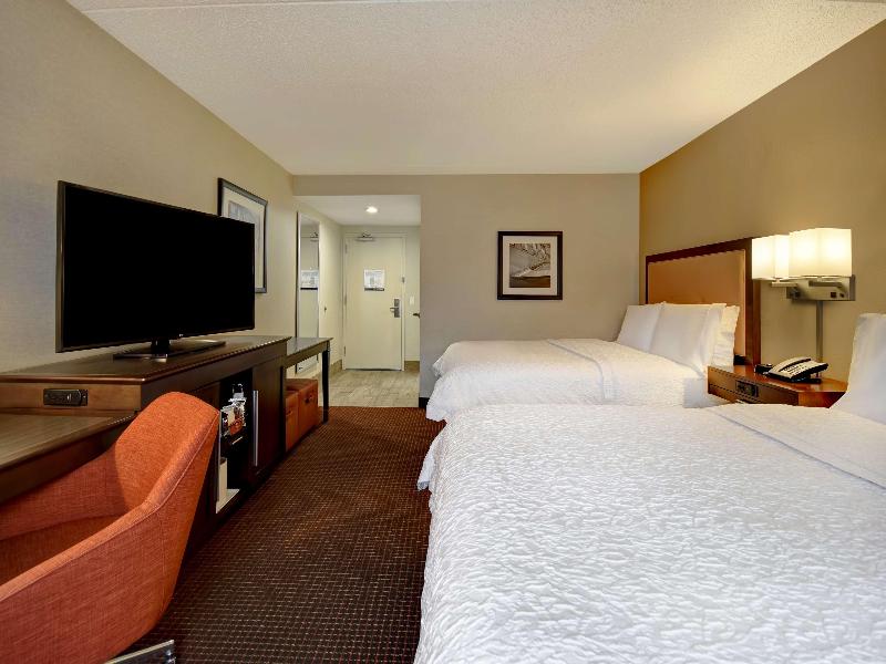 Hampton Inn NY-JFK image