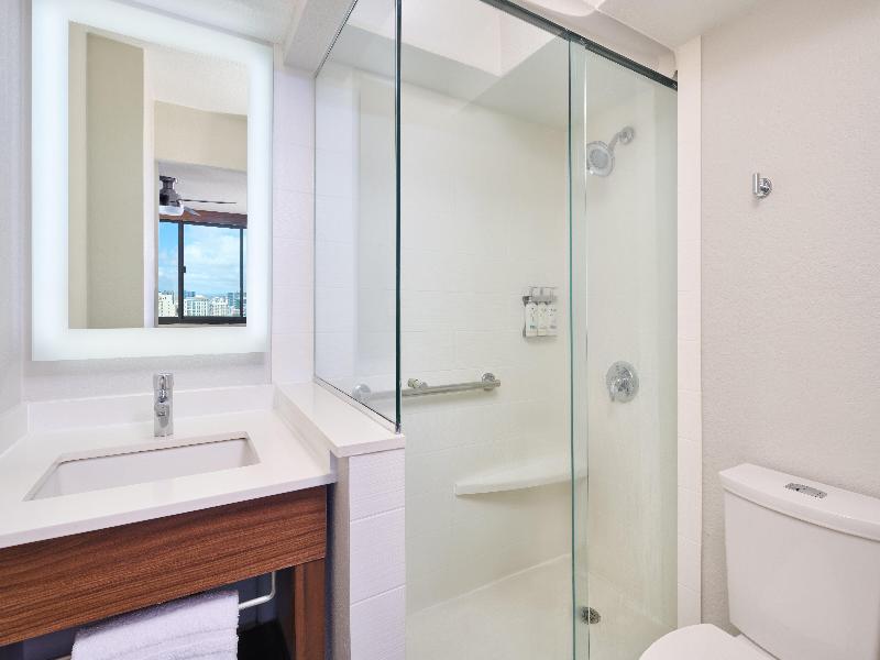 Holiday Inn Express Waikiki image